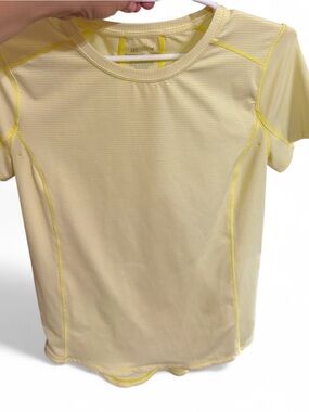 Bright and sunny Duluth Trading activewear top